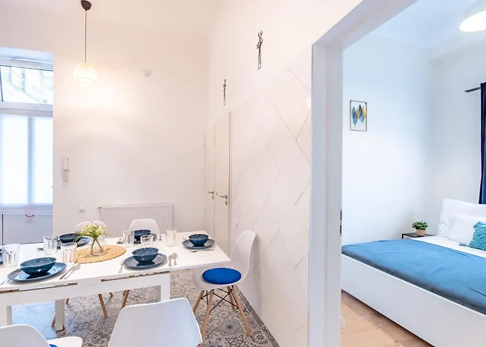 Central- Quiet - Comfy Apartament